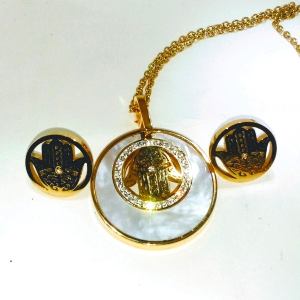 Necklace and earrings set
